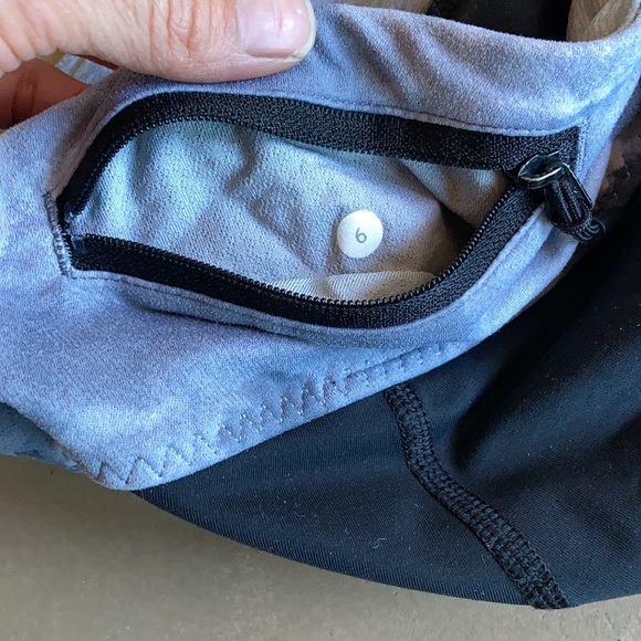 Lululemon cropped yoga pants - Picture 3 of 5